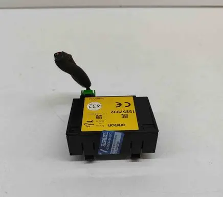 Chevrolet Captiva Door central lock control unit/module 15857832