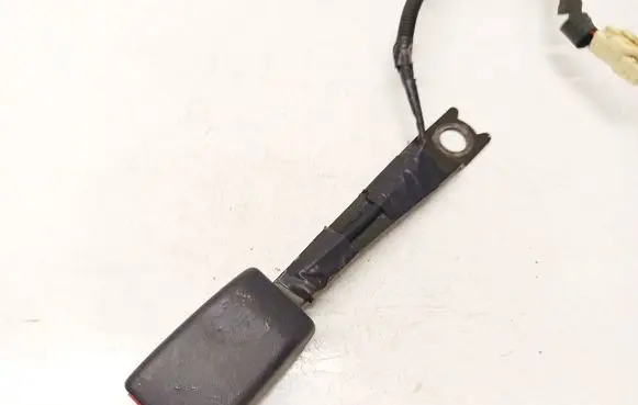 Citroen C4 I Front seatbelt buckle 169888