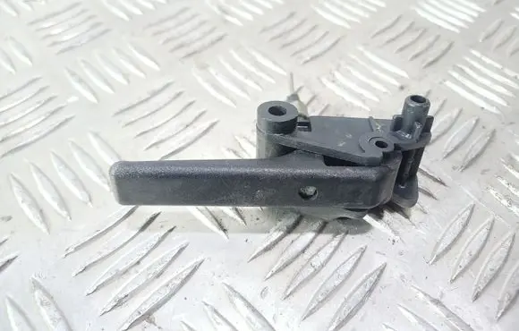 Peugeot 406 Engine bonnet (hood) release handle PA6