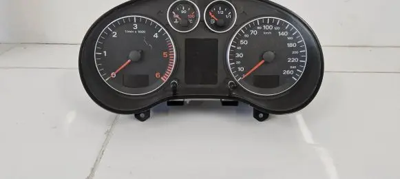 Audi A3 S3 8P Speedometer (instrument cluster) 8P0920931E