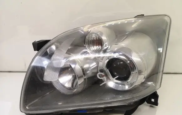 Toyota Avensis T250 Headlight/headlamp 8596724010 3900078496