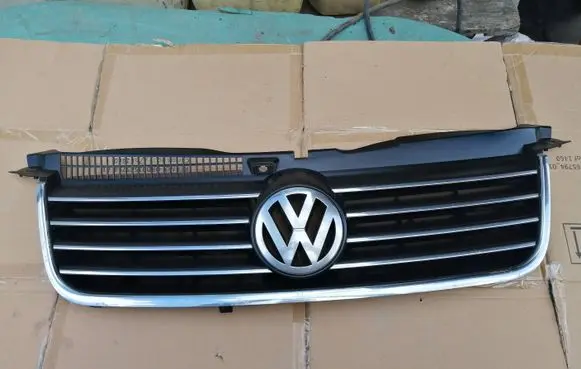 Volkswagen PASSAT B5.5 Front bumper upper radiator grill 3B0853651K 3B0853651H 3B0853651J