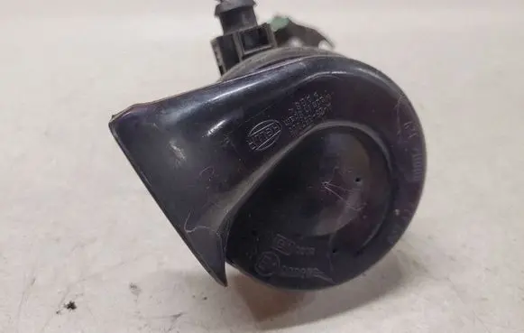 Volkswagen PASSAT B6 Horn signal 007424 000209 A28657625