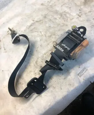 Infiniti FX Front seatbelt N1917