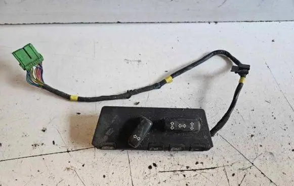 Volvo XC90 Seat control switch 