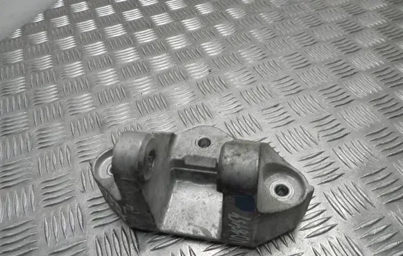 Nissan X-Trail T32 Engine mounting bracket 038172 VD16454