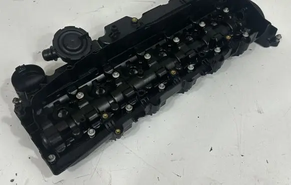 BMW 5 F10 F11 Rocker cam cover 7823181 8515745