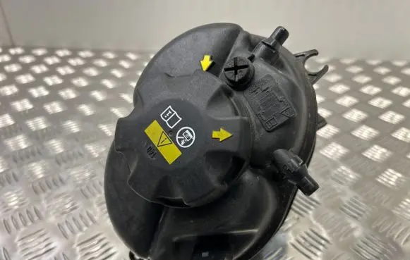 BMW 2 G42 Coolant expansion tank/reservoir 18779811 8610652 1713