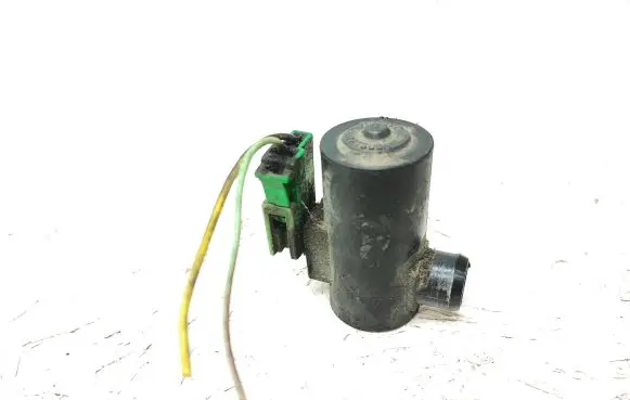 Subaru Forester SF Windscreen/windshield washer pump