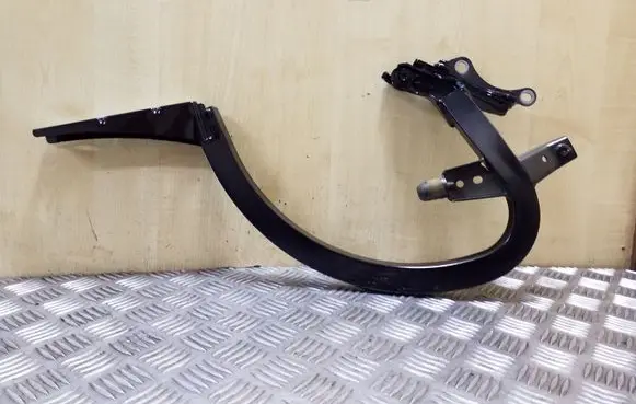 Audi A6 C7 Tailgate/trunk/boot hinge 4G5827301B