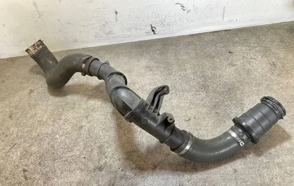 Renault Trafic III (X82) Intercooler hose/pipe 1065332S01 93867721