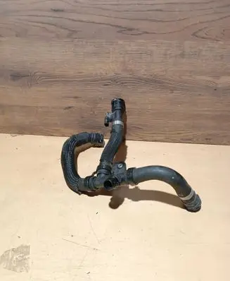 Engine coolant pipe/hose
