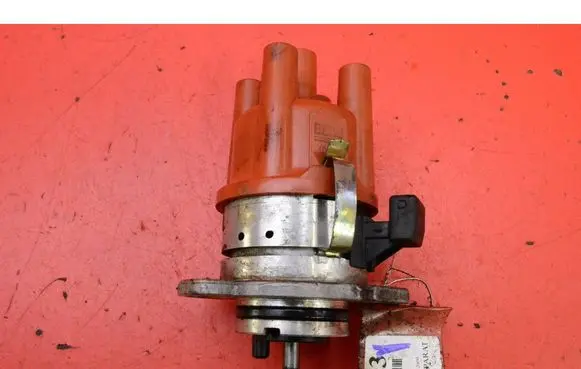 Skoda Octavia Mk1 (1U) Spark distributor 030905205AB