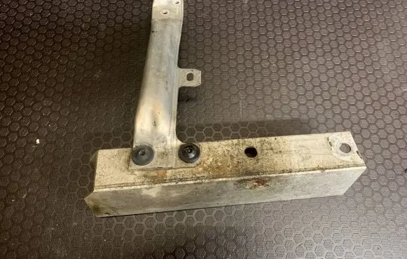 BMW 5 F10 F11 Radiator support slam panel bracket 13232810 7158874 511HL