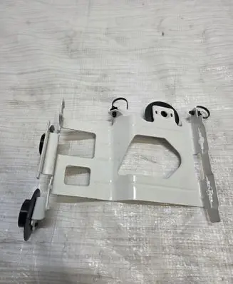 Ford Focus Engine mount bracket AV6N-14A206-BB