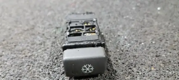Land Rover Freelander Air conditioning (A/C) switch 