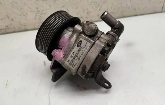 Land Rover Range Rover Sport L320 Power steering pump QVB500640