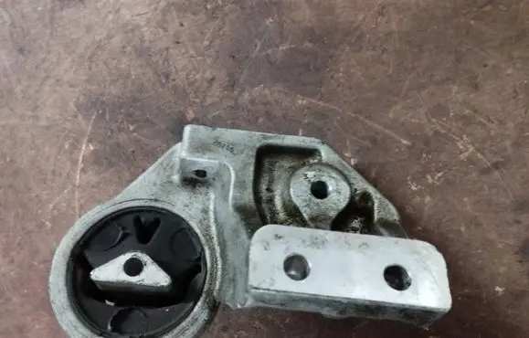 Dodge Durango I Engine mount bracket 52020345AB