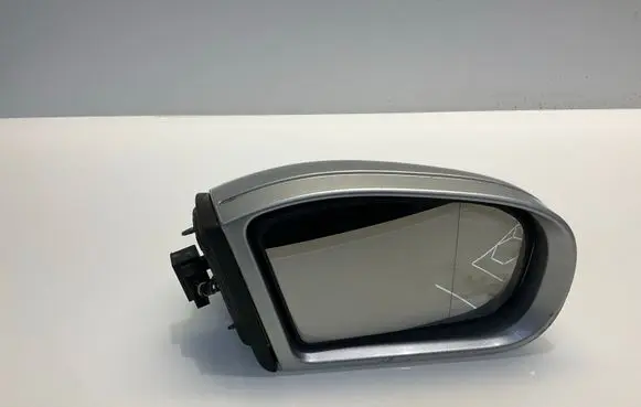Mercedes-Benz C W203 Front door electric wing mirror