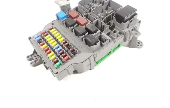 Honda Accord Fuse module 38200-SED-E21 SED-E21