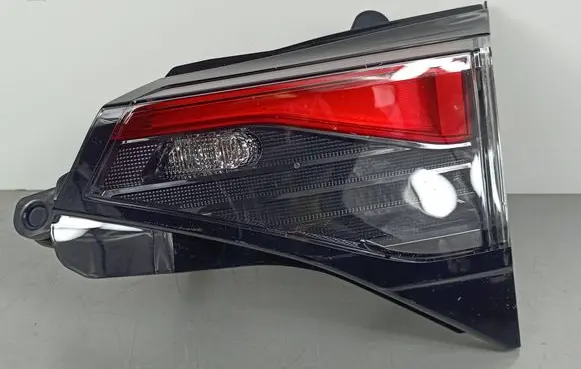 Subaru Forester SK Tailgate rear/tail lights W7475 240417233256
