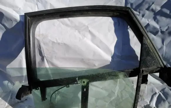 Audi A4 S4 B6 8E 8H Rear door window/glass frame 