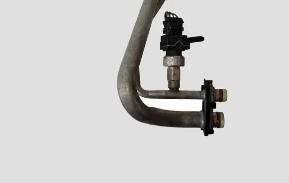 Volvo V40 Air conditioning (A/C) pipe/hose 30754019