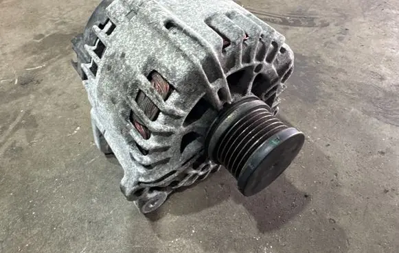 Volkswagen Golf VII Generator/alternator 03L903023L