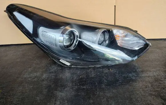 KIA Sportage Headlight/headlamp 92102F1010 B01R02 121120190304