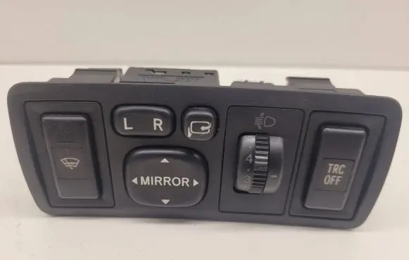 Toyota Avensis T250 Wing mirror switch 183575