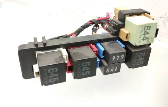 Volkswagen Golf VI Fuse box set 1K1937503A 4H0951253A