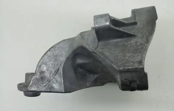 Mercedes-Benz E W212 Engine mounting bracket A6512230004