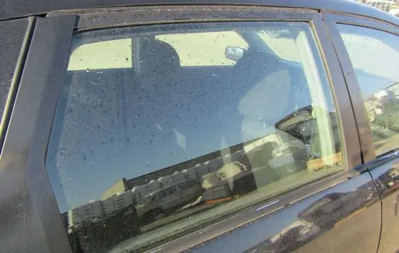 Honda Civic Rear door window glass 