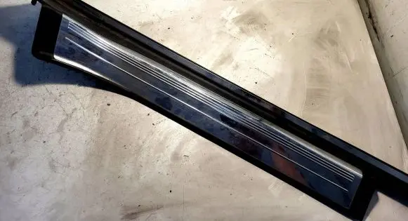 Mercedes-Benz S W220 Side skirt rear trim A2206804735 K239161