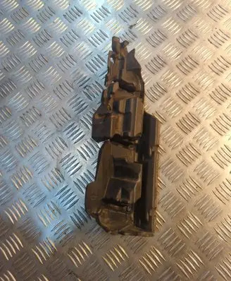 Mercedes-Benz C W204 Other engine bay part A6420161924