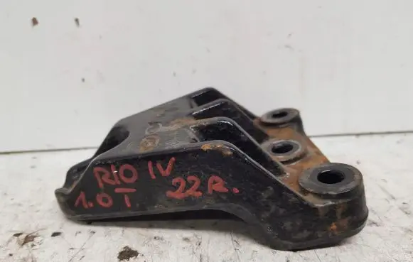 KIA Rio Engine mounting bracket