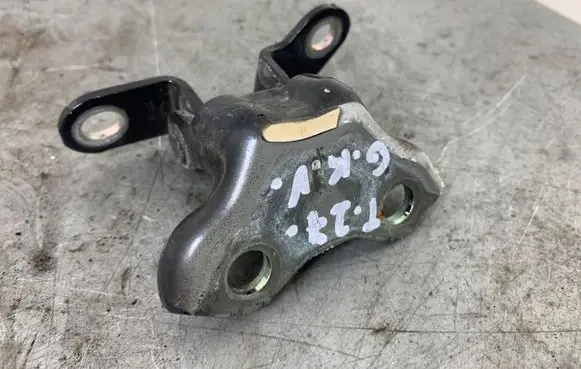 Toyota Avensis T270 Rear door upper hinge