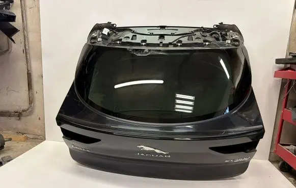 Tailgate/trunk/boot lid