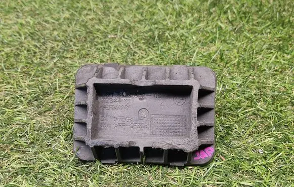 BMW 5 G30 G31 G38 Jacking socket point 7169981 5171716998103