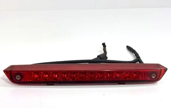Opel Antara Third/center stoplight