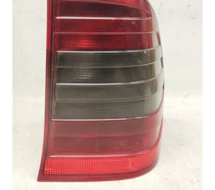 Mercedes-Benz C W202 Rear/tail lights 2028204064 A2028204064 HELLA