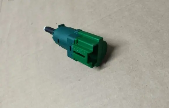 Peugeot 308 Brake pedal sensor switch 9804869480