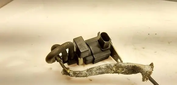 Audi A8 S8 D3 4E Turbo solenoid valve 057906630A