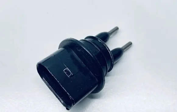 Volkswagen Golf VI Windshield washer fluid level sensor 7M0919376