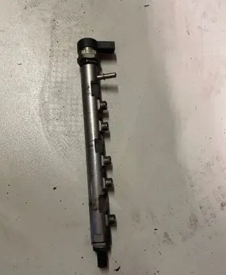 BMW 7 E65 E66 Fuel main line pipe 0281002738