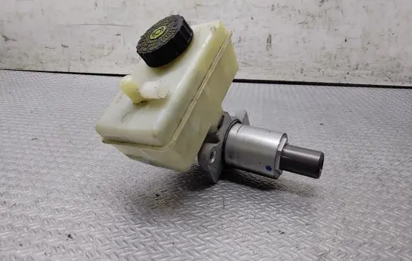 Mercedes-Benz S W220 Master brake cylinder A2204300002