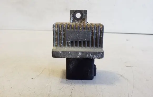 Glow plug pre-heat relay