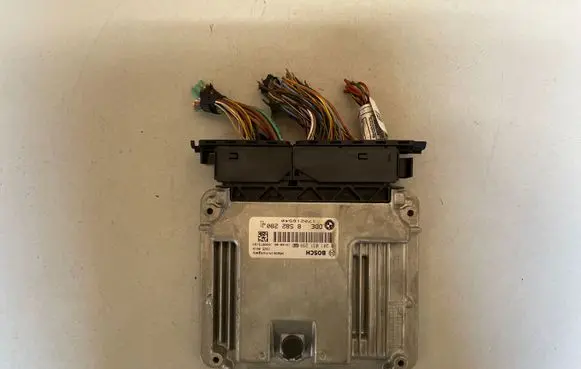 BMW 1 F20 F21 Engine control unit/module 8582280 0281031298