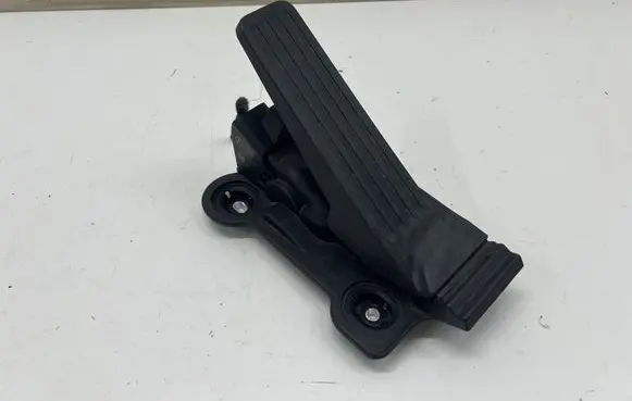 Mazda 3 Accelerator throttle pedal BCKA41600 BCKA41600A