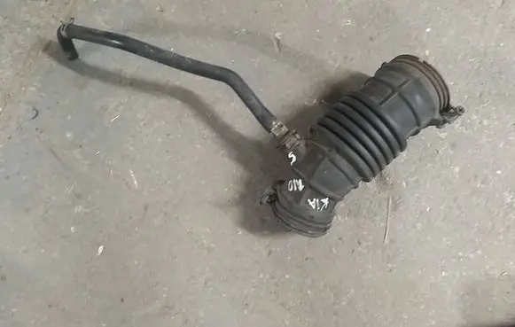 KIA Rio Turbo air intake inlet pipe/hose 28140H8100